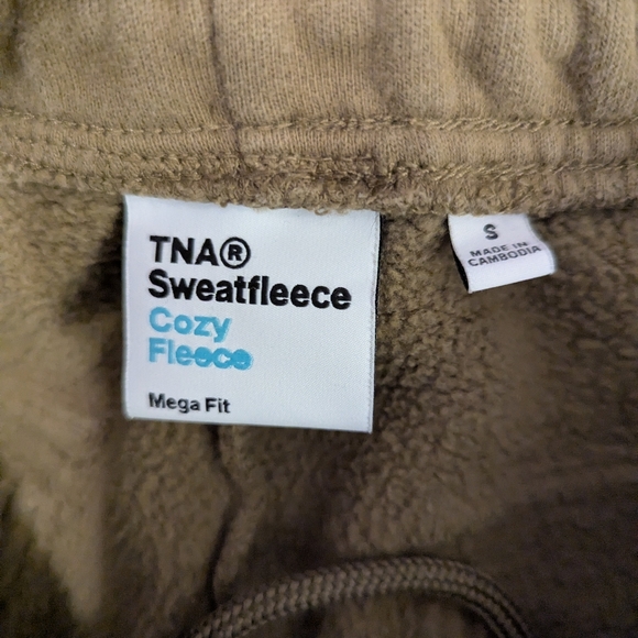 TNA Green Cargo Sweats - Picture 4 of 4